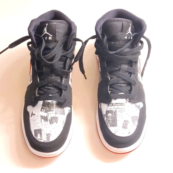 Air Jordan Mid SE newspaper Air time, black and red